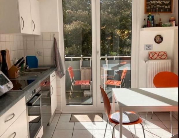 Freundliche 3 Zimmer Wohnung mit Balkon in zentraler Lage - Photo 1