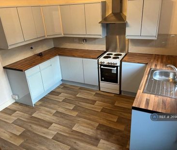 2 bedroom terraced house to rent - Photo 4