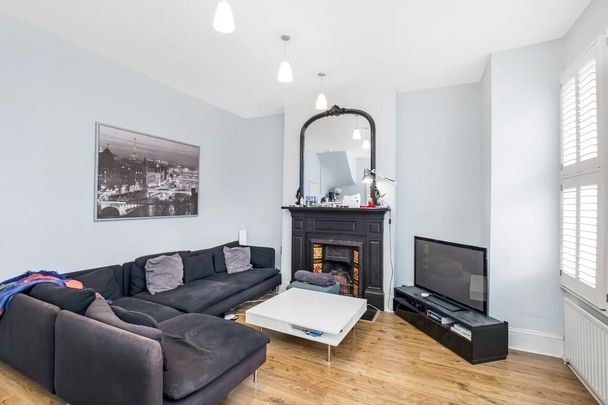 3 bedroom flat to rent - Photo 1