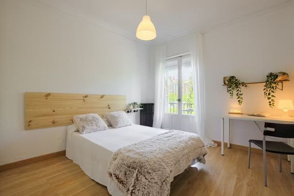 Plaza de Manuel Becerra, Madrid, Community of Madrid 28028 - Photo 1