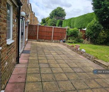 5 bedroom detached house to rent - Photo 1