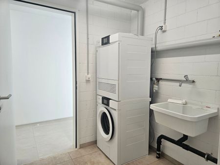 NEUBAU AN TOP LAGE MIT GROSSZÜGIGER SITZPLATZ 88M2 UND MIT EIGENE WASCHKÜCHE UND KELLER (23 M2)--DIE WOHNUNG KANN AUF WUNSCH AUCH MÖBLIERT GEMIETET WERDEN - Photo 3