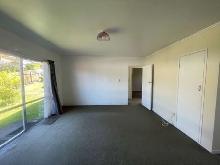 Two Bedroom Unit Close to Town - Photo 3