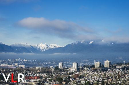 Condo in Burnaby, BC - Photo 4