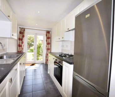 2 bedroom terraced house to rent - Photo 4