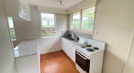 Three bedroom house in Pakuranga - Photo 4