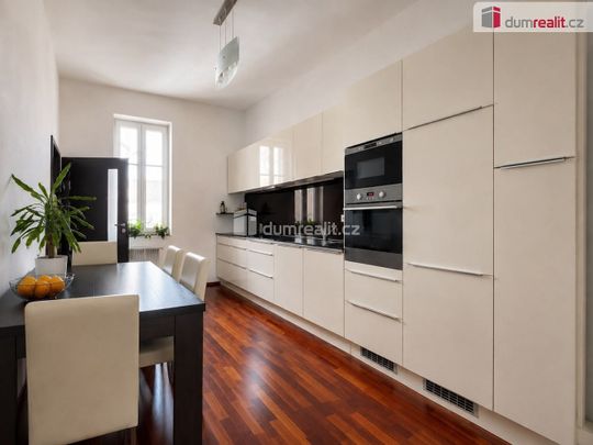 Pronájem bytu 2+1 65 m² - Photo 1