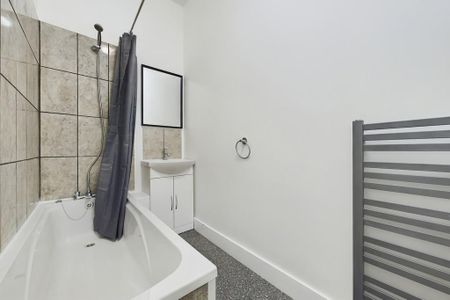 2 bedroom ground floor maisonette to rent - Photo 5