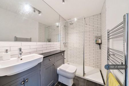 1 bedroom flat to rent - Photo 4