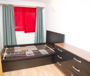 Price £1,650 pcm - Available Now - Unfurnished - Photo 3