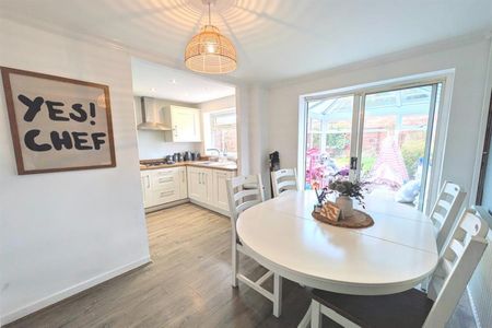 3 Bedroom Semi Detached To Let - Photo 4