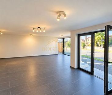 Spațiu comercial de închiriat - Fotografie 1
