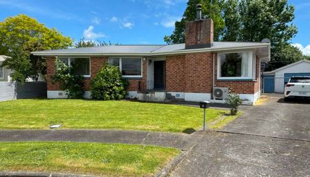 Cosy Three-Bedroom Home in Quiet Cul-de-Sac - Photo 3