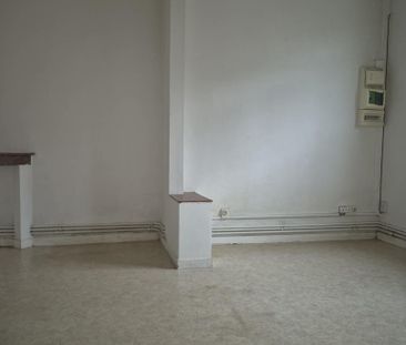 Location Appartement 2 pièces 46m² MAUBEUGE 59600 - Photo 6