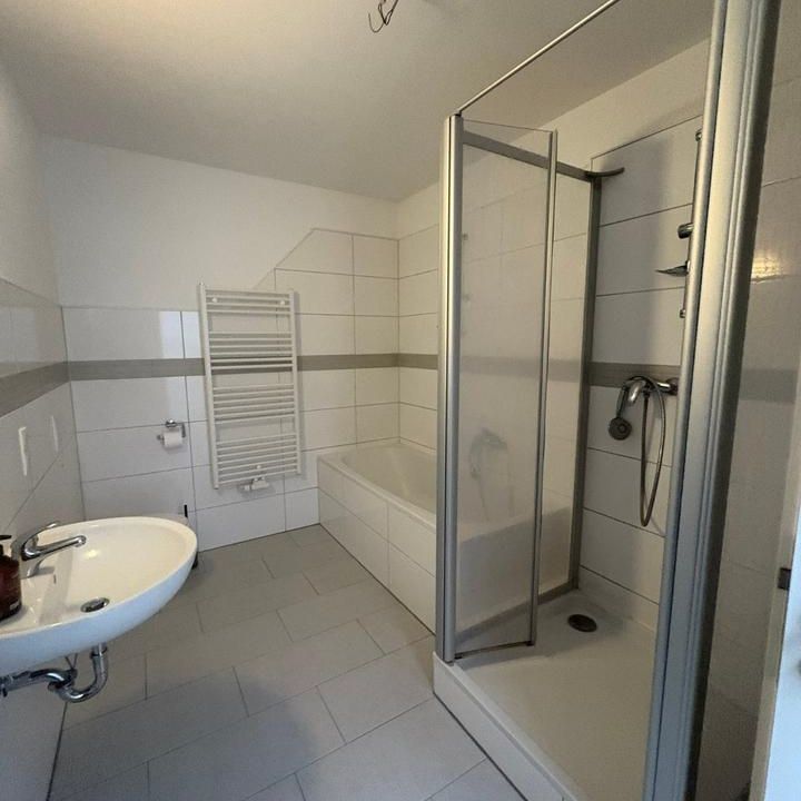 Großzügige 3 Raum Wohnung mit Balkon in schöner Lage von Auerbach - Photo 1