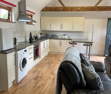 1 bedroom barn conversion to rent - Photo 5