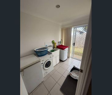 Modern Coastal Living in Beautiful Bargara - Spacious 4-Bedroom Fam... - Photo 1