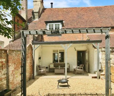 3 bedroom semi-detached house to rent - Photo 4