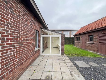 Vrijstaande woning met drie slaapkamers, tuin en garage - Foto 2