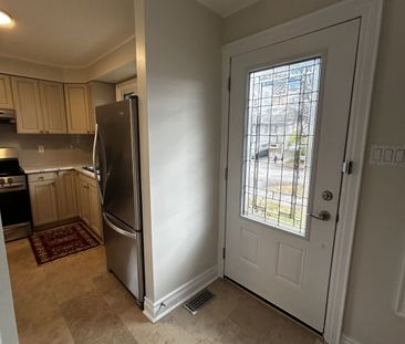 For Lease - 19 Constable UPPER Street, London North, Ontario - Photo 4