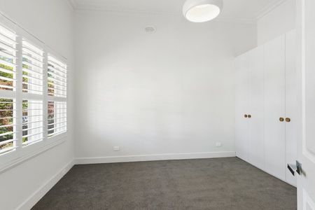 RENOVATED THREE BEDROOM HOME OFFERING 6 MONTH LEASE - Photo 2