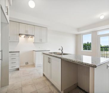 For Lease - 81 Puisaya Drive, Richmond Hill, Ontario - Photo 4