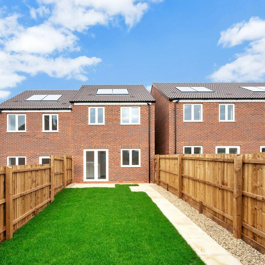 Charles Dyer Close, Melton Mowbray, LE13 - Photo 1