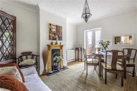 St Michaels Road, Yeovil - Photo 2