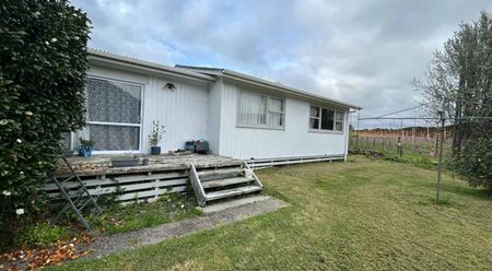 Three Bedroom Rural Living - Photo 5