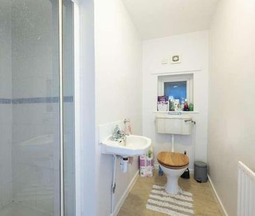 Heathside, Esher, KT10 - Photo 2