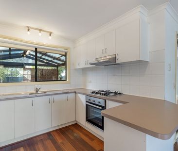 Charming 3-Bedroom Home in Roxburgh Park - Photo 6
