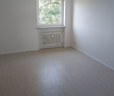 Gepflegte 3-Zimmer-Wohnung mit Loggia in Lenting zu vermieten - Photo 2