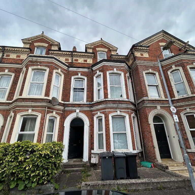 Flat 1, 5 Ashley Avenue, Belfast, BT9 7BT - Photo 1