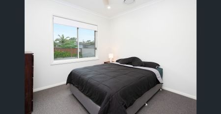 NEAR NEW CONTEMPORARY COASTAL SINGLE LEVEL HOME IN RUNAWAY BAY - Photo 4