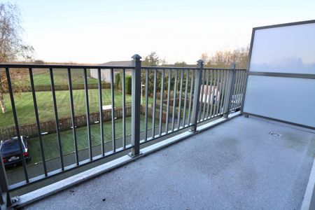 Energiezuinig, lichtrijk appartement met 2 slpks, 2 terrassen, garage en autostaanplaats voor 875 EUR/mnd - Photo 4