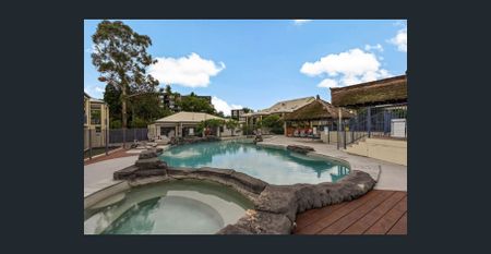 Spacious 4 Bedroom Apartment in Resort-Style Complex - Photo 5