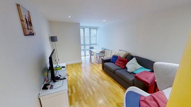 2 bedroom flat to rent - Photo 1