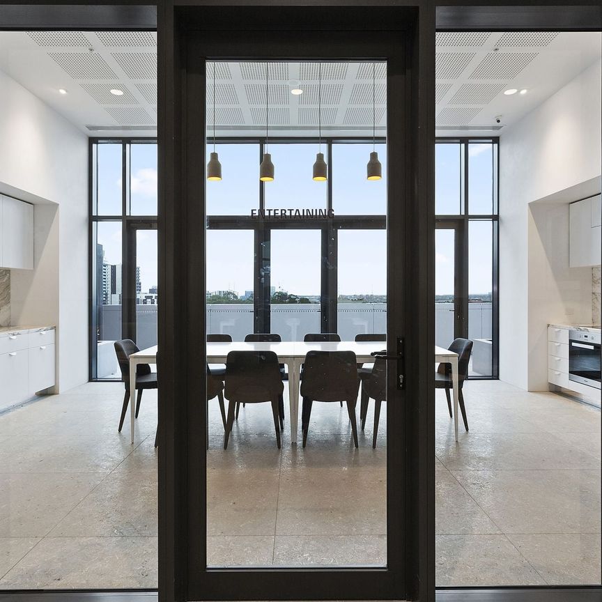1109/500 Elizabeth Street, Melbourne - Photo 1