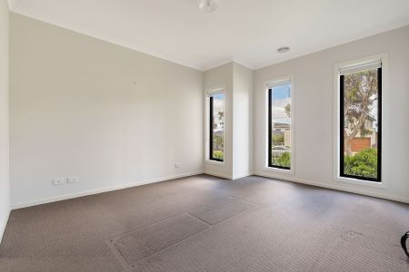 The Perfect Blend of Comfort, Style, and Convenience - Photo 4