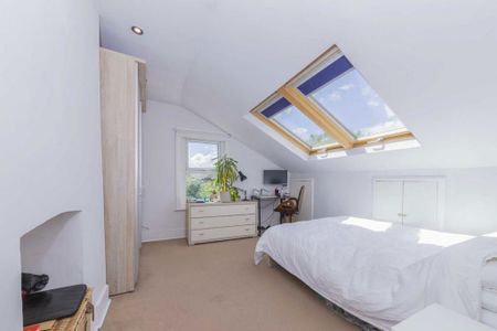 3 bedroom flat to rent - Photo 4