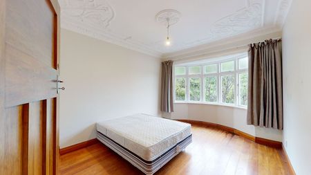 CENTRALLY LOCATED 4 BEDROOM HOME - Photo 2