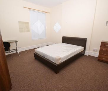 6 bedroom detached house to rent - Photo 6