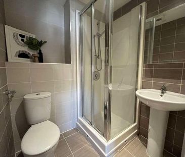 Bed Ensuite Student Flat, LN1 - Photo 6