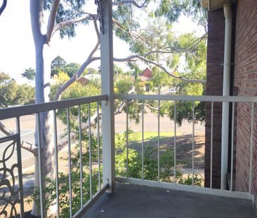 Central East Location - Just 2 Blocks to the CBD - Photo 1