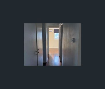 3 bedroom house on quiet street - Photo 3