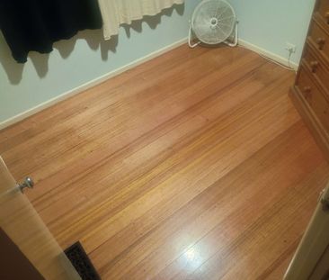 Gladstone Park - Photo 4