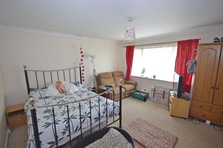 3 bedroom detached bungalow to rent - Photo 5