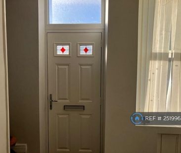 2 bedroom end of terrace house to rent - Photo 1