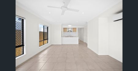 Beautiful Home in Pebble Creek Estate! - Photo 4