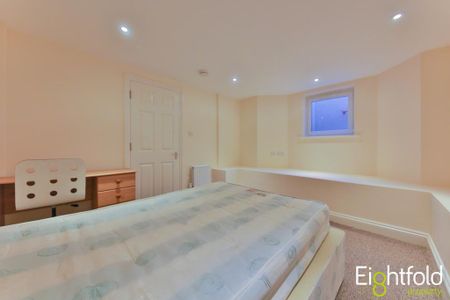 6 bedroom terraced house to rent - Photo 3